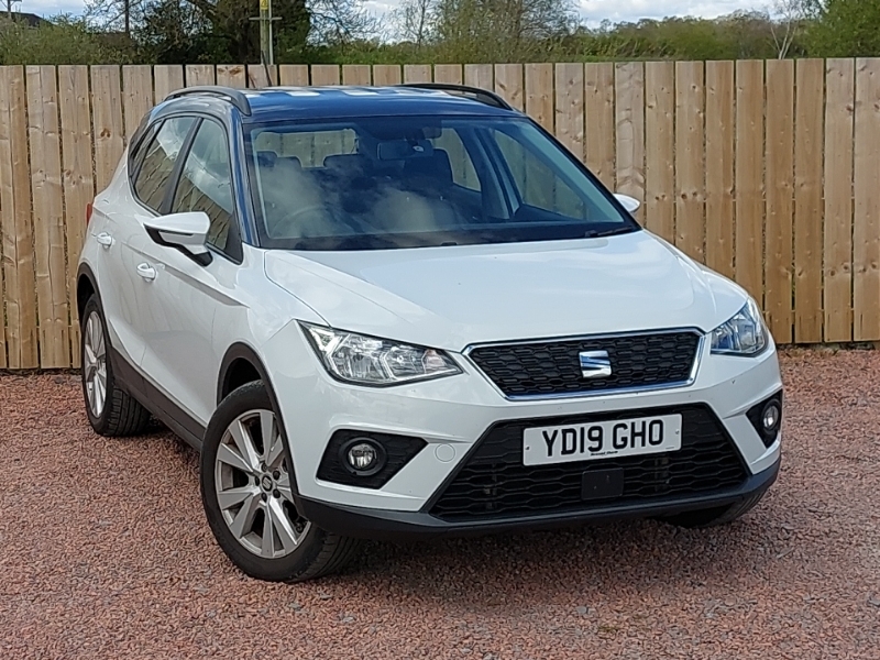 Compare Seat Arona 1.6 Tdi 115 Se Technology Lux Ez YD19GHO White