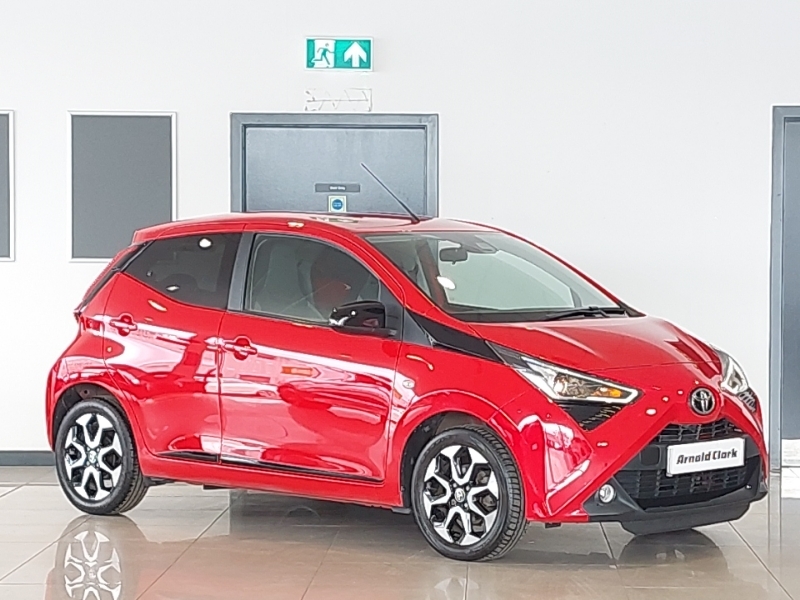 Compare Toyota Aygo 1.0 Vvt-i X-trend Tss SD71UJT Red