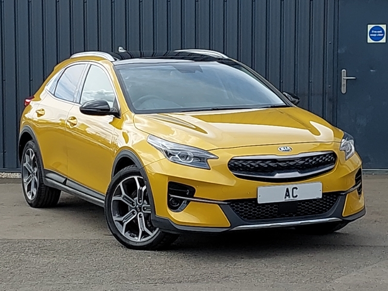 Compare Kia Xceed 1.6 Gdi Phev First Edition Dct FL71SYT Yellow