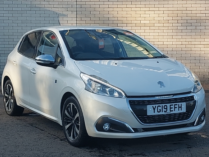 Compare Peugeot 208 208 Tech Edition Ss YG19EFH White