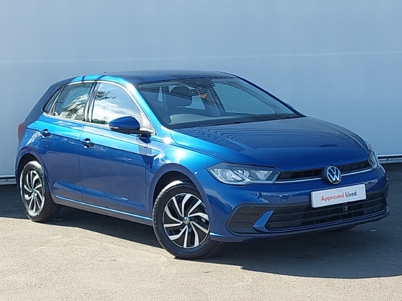 Compare Volkswagen Polo 1.0 Life GD23HLH Blue