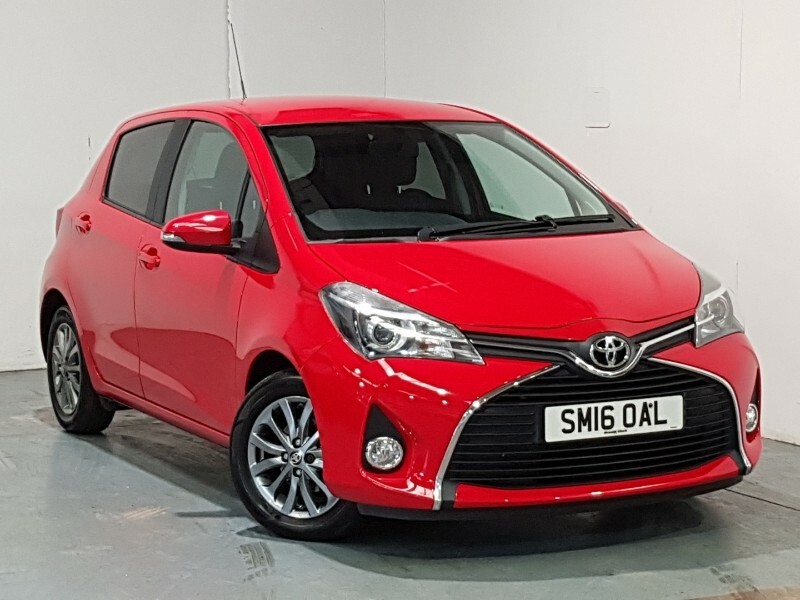 Compare Toyota Yaris 1.0 Vvt-i Icon SM16OAL Red