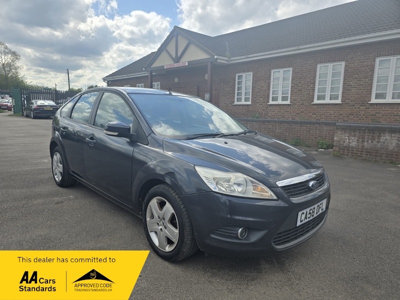 Compare Ford Focus Style CA58DFL Grey