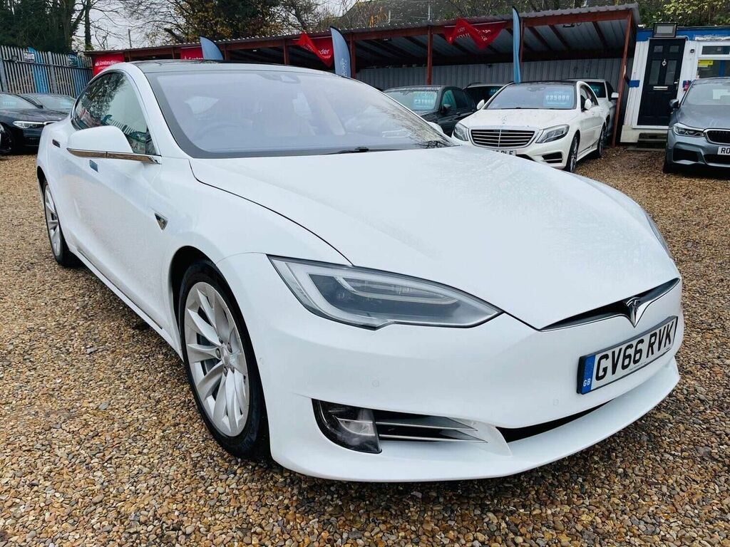 Compare Tesla Model S Model S 90D GV66RVK White