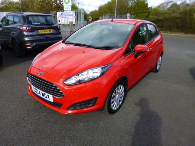 Compare Ford Fiesta 1.25 Style CE14WGX Red