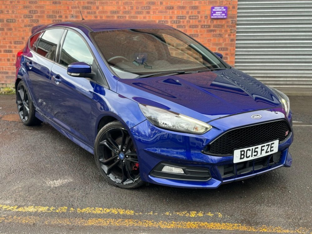 Compare Ford Focus 2.0T Ecoboost St-2 Euro 6 Ss BC15FZE Blue