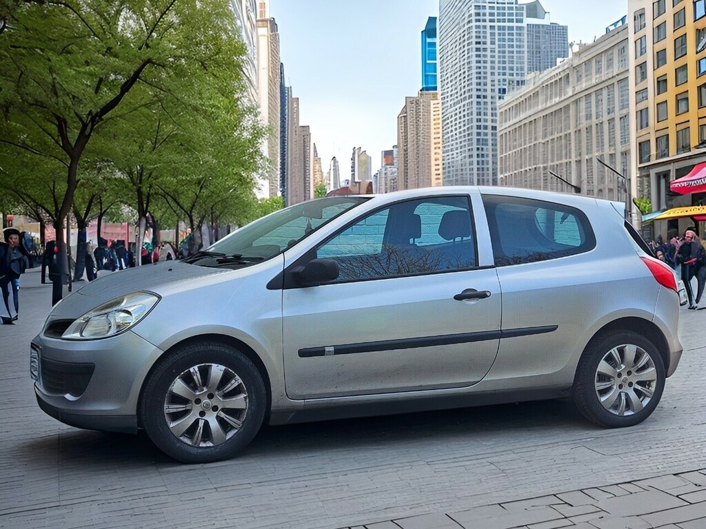 Compare Renault Clio Hatchback SA07VGK 