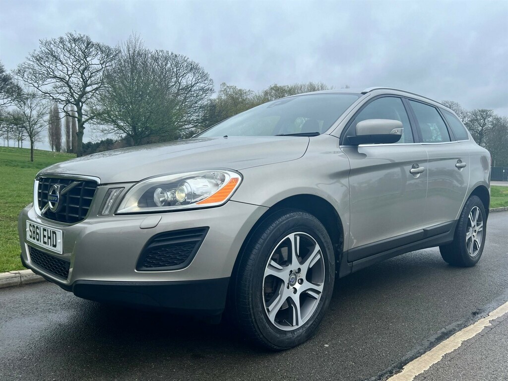 Compare Volvo XC60 2.4 D3 Se Lux Geartronic Awd Euro 5 SB61EHD Gold