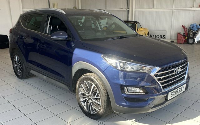 Compare Hyundai Tucson Crdi Premium SX19RNY Blue