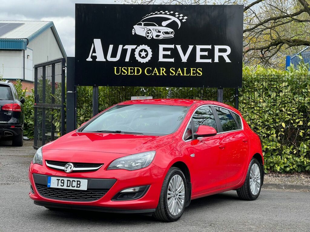 Compare Vauxhall Astra Hatchback 1.4I Excite Euro 6 201565 T9DCB Red
