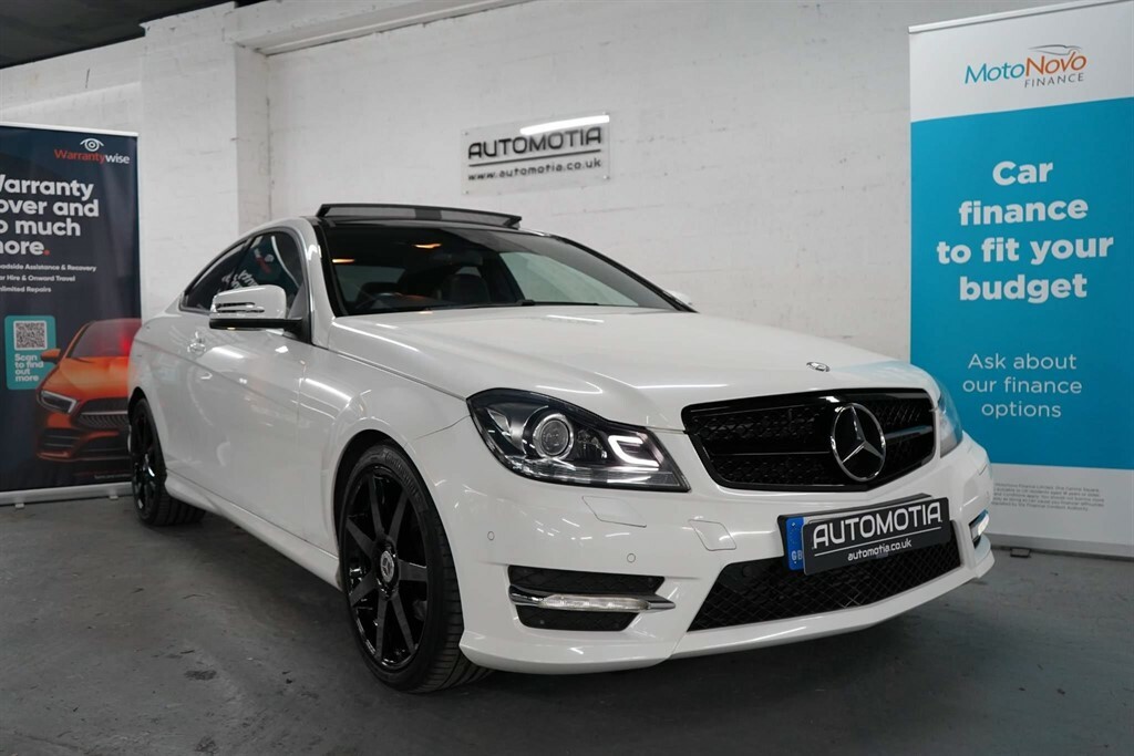 Compare Mercedes-Benz C Class 2.1 Cdi Amg Sport Edition G-tronic Euro 5 Ss 2 BT64UHC White