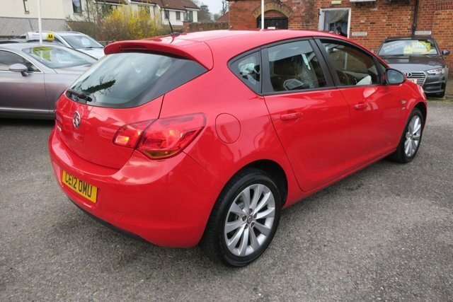 Vauxhall Astra 2012 1.4 Active 98 Bhp Low Insurance Model Red #1