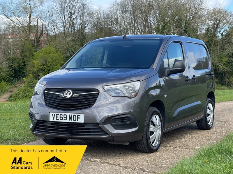 Compare Vauxhall Combo L1h1 2000 Sportive Ss VE69MOF Grey