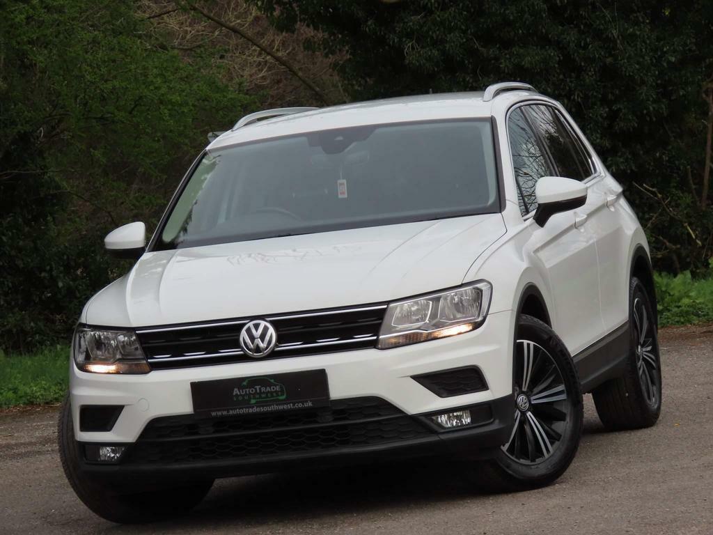 Compare Volkswagen Tiguan 1.4 Tsi Se Navigation Euro 6 Ss  White