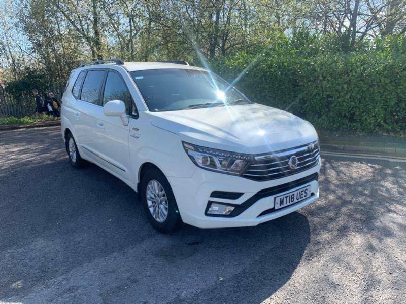 SsangYong Turismo 2.2 Elx Tip 4Wd White #1