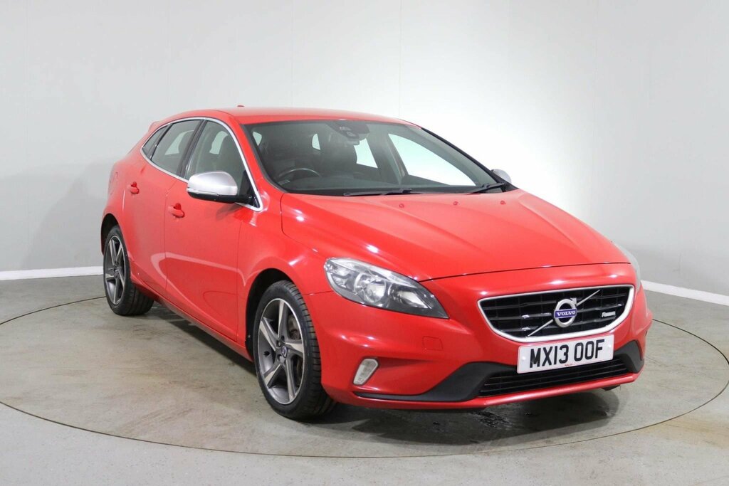 Compare Volvo V40 D3 R-design MX13OOF Red