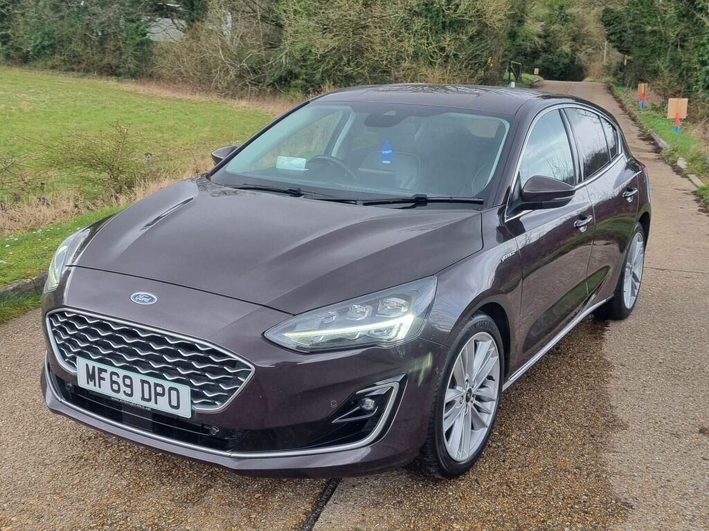 Compare Ford Focus Hatchback 1.0T Ecoboost Vignale Euro 6 Ss MF69DPO Red