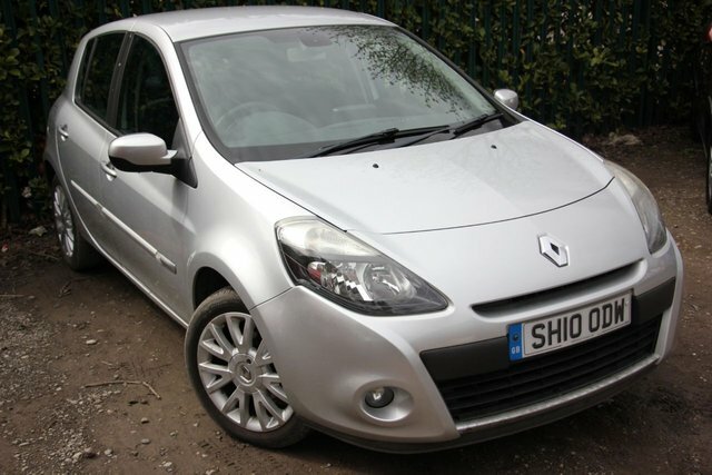 Compare Renault Clio 1.1 Dynamique Tomtom 16V 74 Bhp SH10ODW Silver
