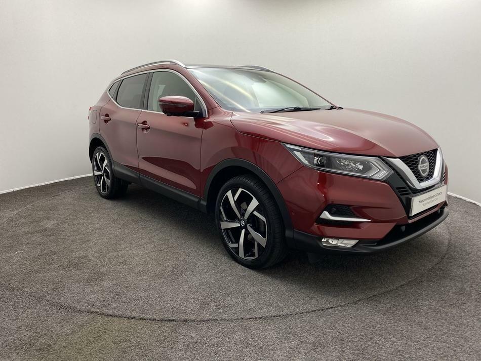 Compare Nissan Qashqai 1.3 Dig-t Tekna YC20XCZ Red