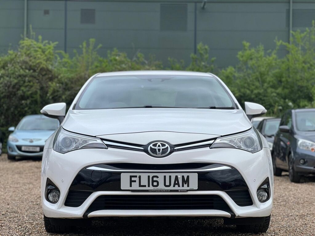 Toyota Avensis D-4d Business Edition White #1