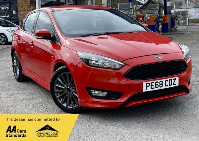 Compare Ford Focus 1.5 St-line Tdci PE68CDZ Red