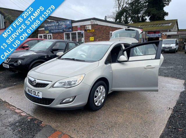 Compare Vauxhall Astra 1.4 Exclusiv 98 Bhp MA10OLC Silver