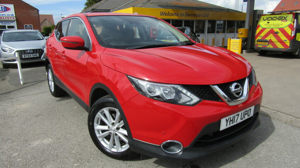 Compare Nissan Qashqai Dci Acenta 2Wd Euro 6 Ss YH17UPO Red