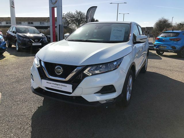 Compare Nissan Qashqai Dig-t Acenta Premium Dct DP70UCY White
