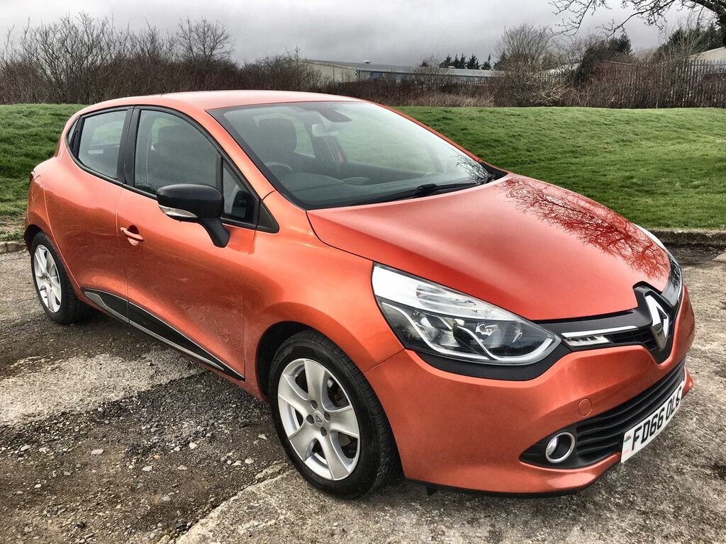 Compare Renault Clio Dynamique Nav Dci FD66OLC Red