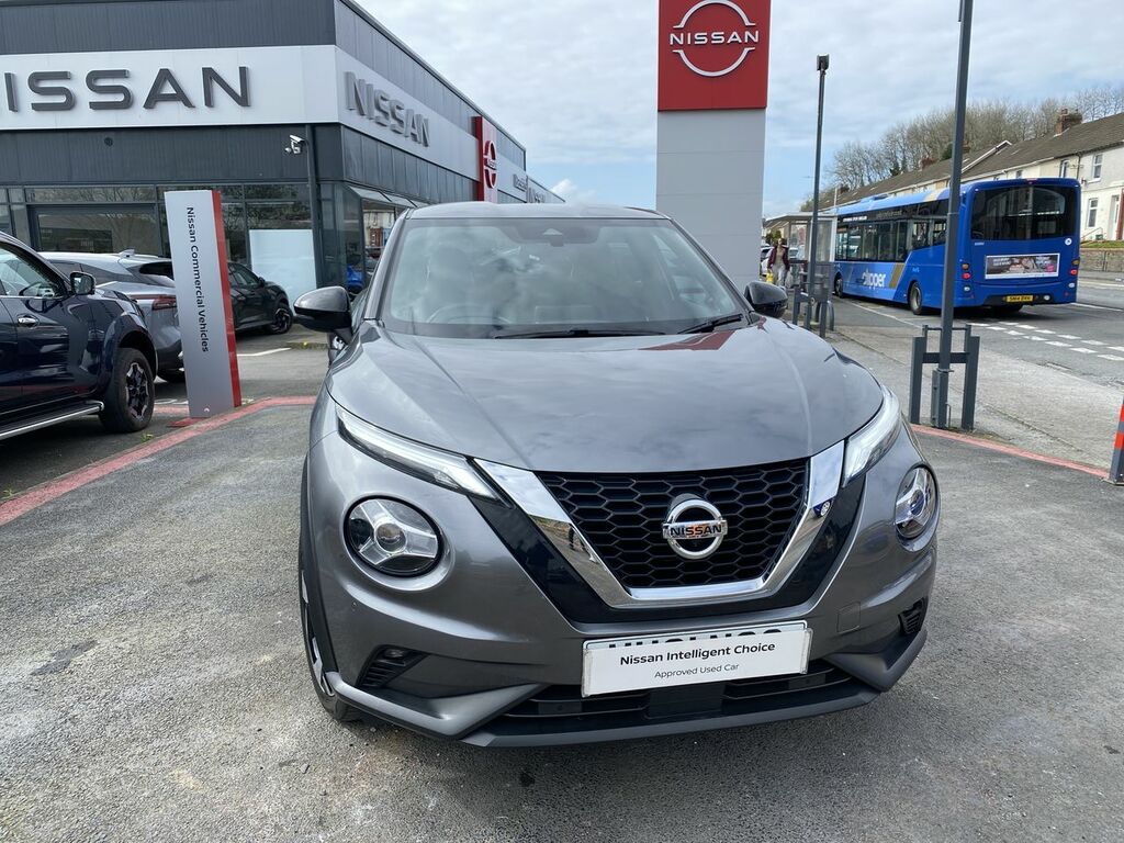 Compare Nissan Juke Dig-t Tekna Dct YH21NGO Grey