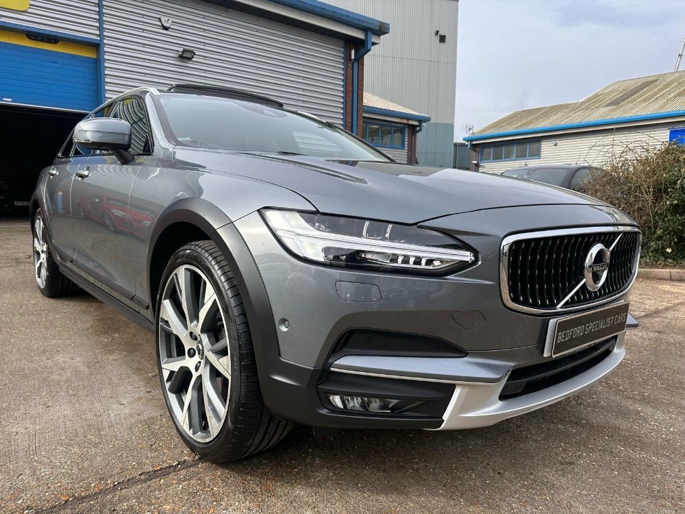 Compare Volvo V90 Cross Country T6 Cross Country Plus Awd 5-Door S31UFP Grey