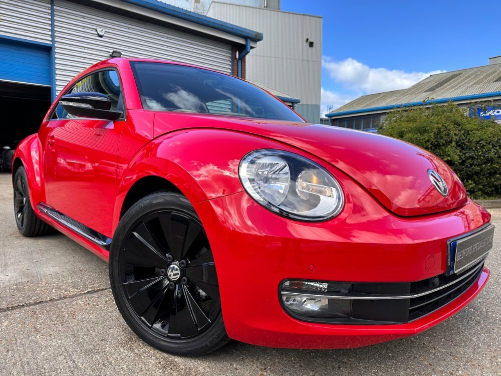 Compare Volkswagen Beetle Sport Tdi Bluemotion Technology Dsg 3-Door EG16BZK Red