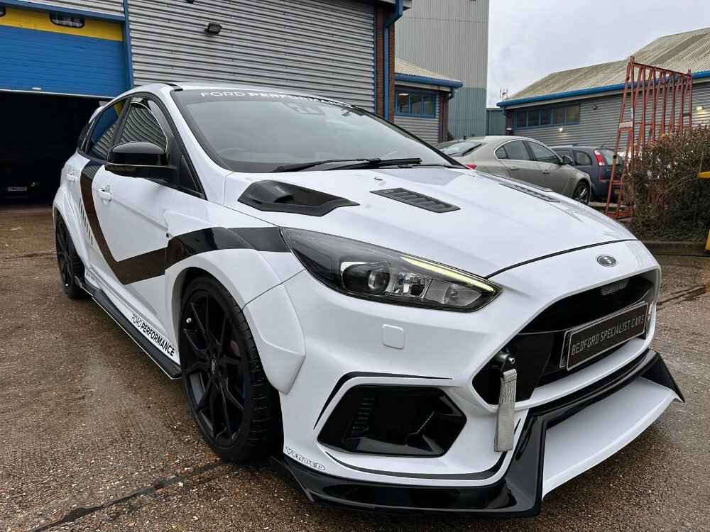 Compare Ford Focus Rs 5-Door RS57ORM White