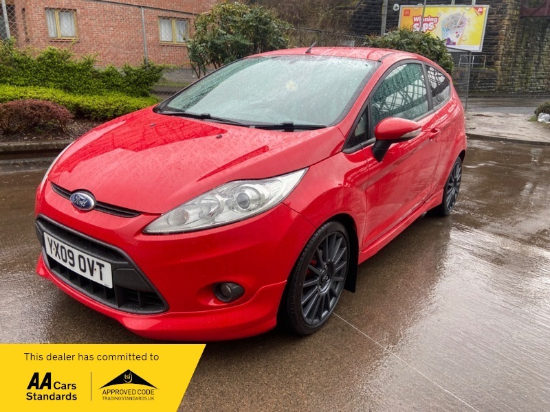 Compare Ford Fiesta Zetec S 1.6 YX09OVT Red