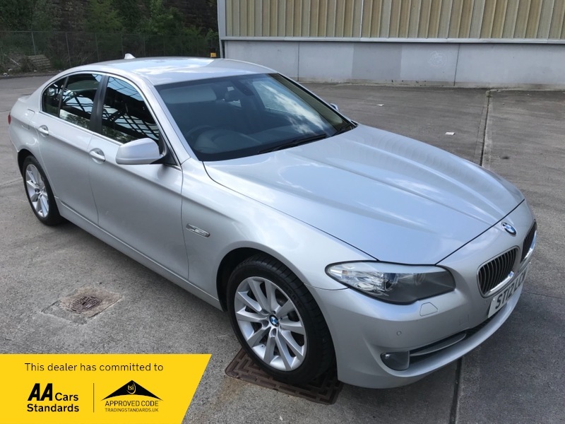 Compare BMW 5 Series 520D Se ST12LCW Silver