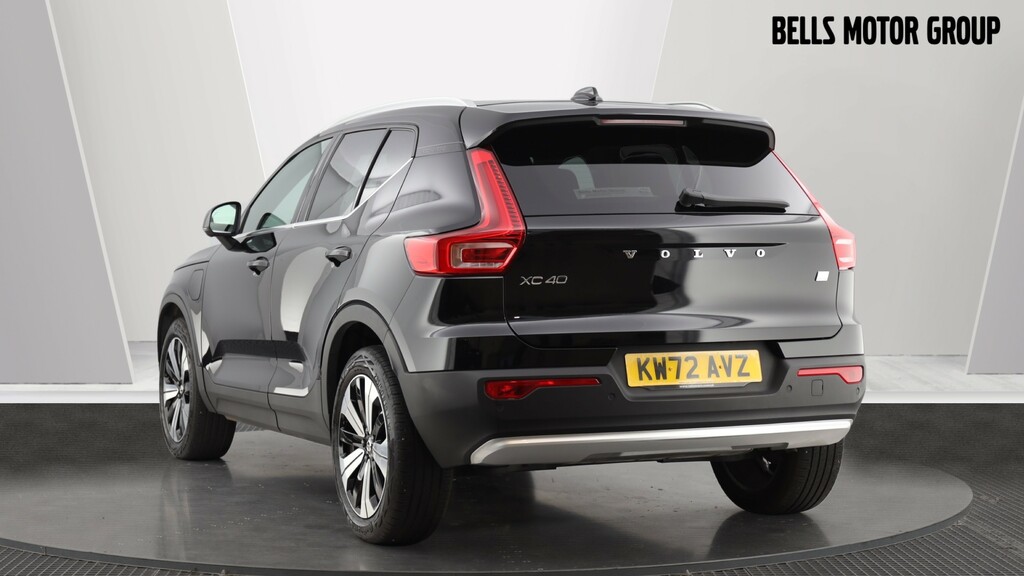Compare Volvo XC40 Recharge Ultimate, T5 Plug-in Hybrid Panoramic Su KW72AVZ Black
