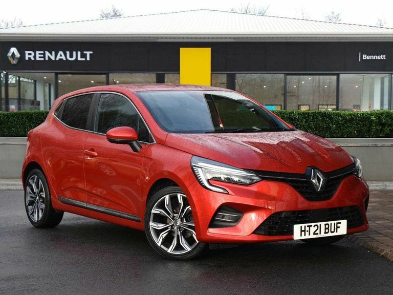 Compare Renault Clio 1.0 Tce 100 S Edition HT21BUF Red