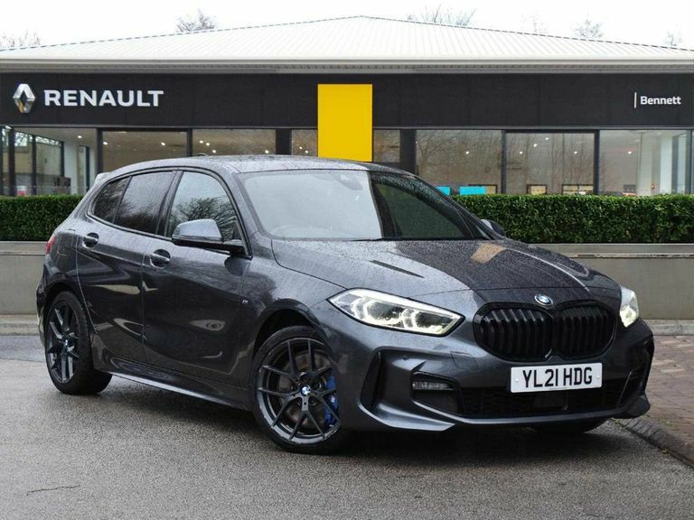 Compare BMW 1 Series 118D M Sport YL21HDG Grey