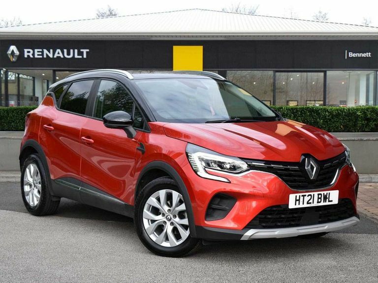 Compare Renault Captur 1.3 Tce 130 Iconic HT21BWL Red