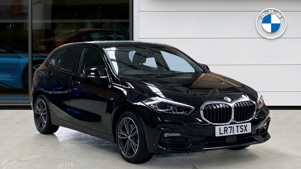 Compare BMW 1 Series 118I Sport LR71TSX Black