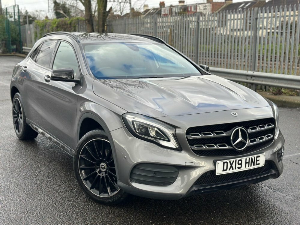 Compare Mercedes-Benz GLA Class 1.6 Gla200 Amg Line Edition 7G-dct Euro 6 Ss DX19HNE Grey