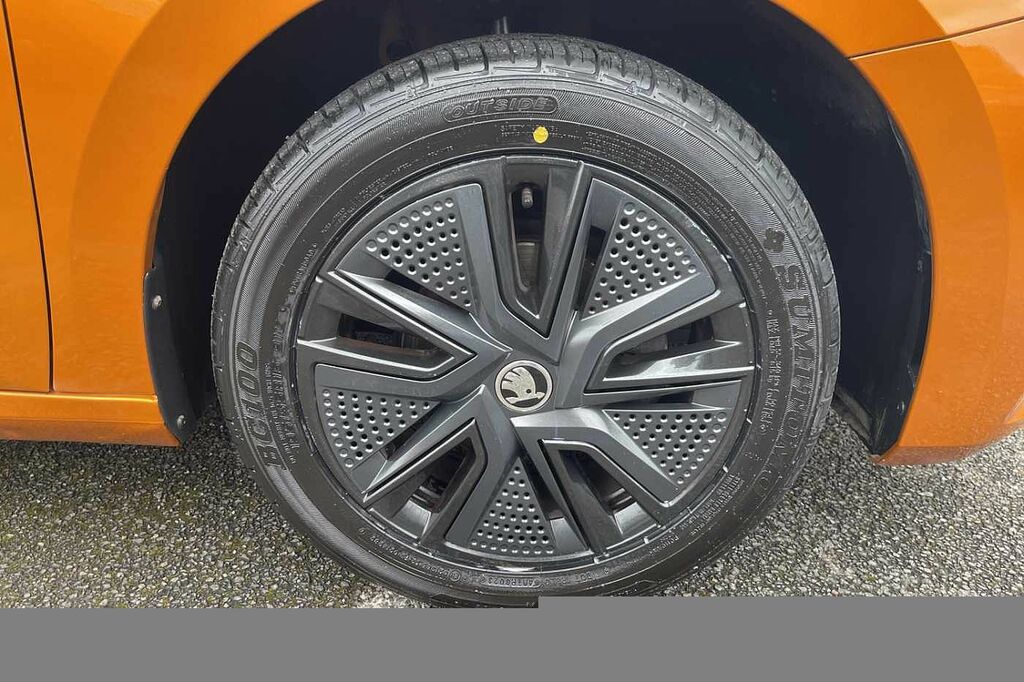 Compare Skoda Fabia 1.0 Tsi Colour Edition 95Ps 5-Dr Hatchback DG22JZT Orange