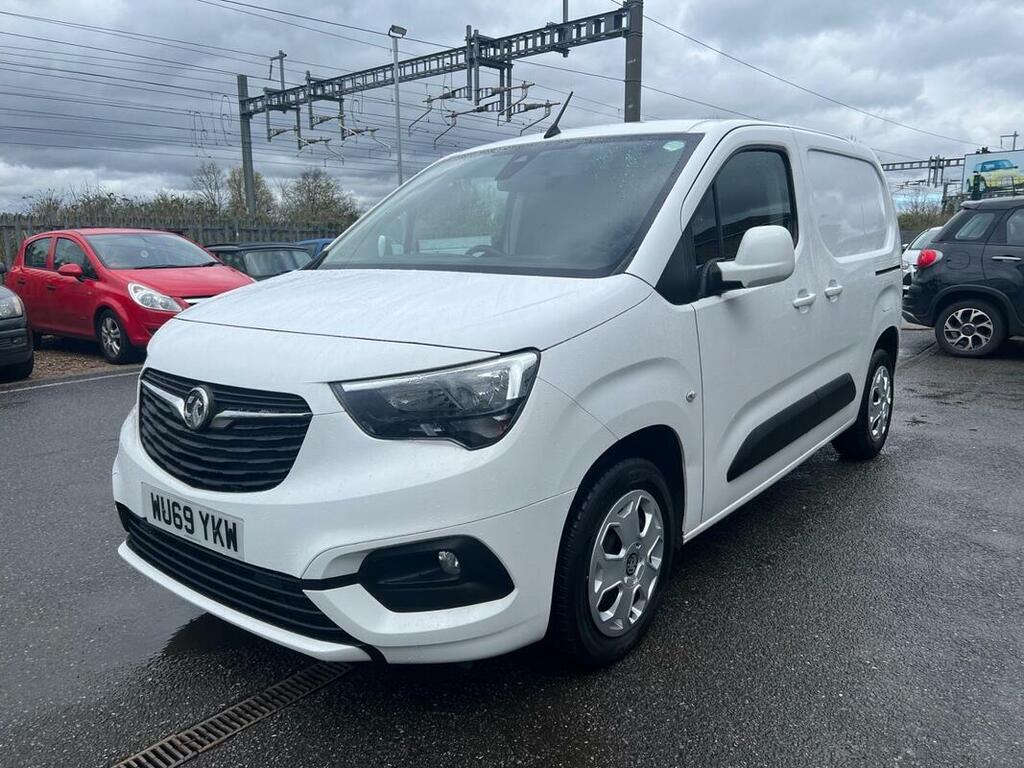 Compare Vauxhall Combo 1.5 Turbo D 200 WU69YKW 