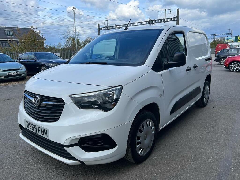 Compare Vauxhall Combo 1.5 Turbo D 200 DS69FUM 