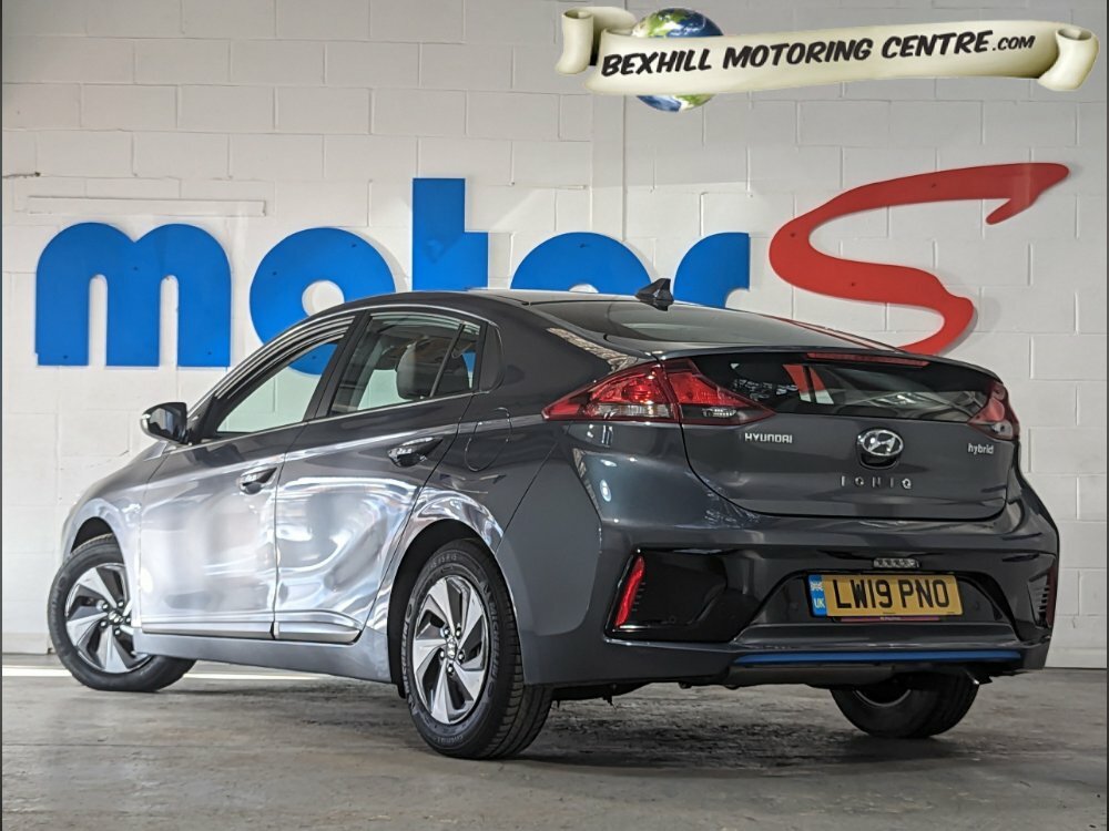 Compare Hyundai Ioniq 1.6 Gdi Hybrid Se Dctone Owner From New LW19PNO Grey