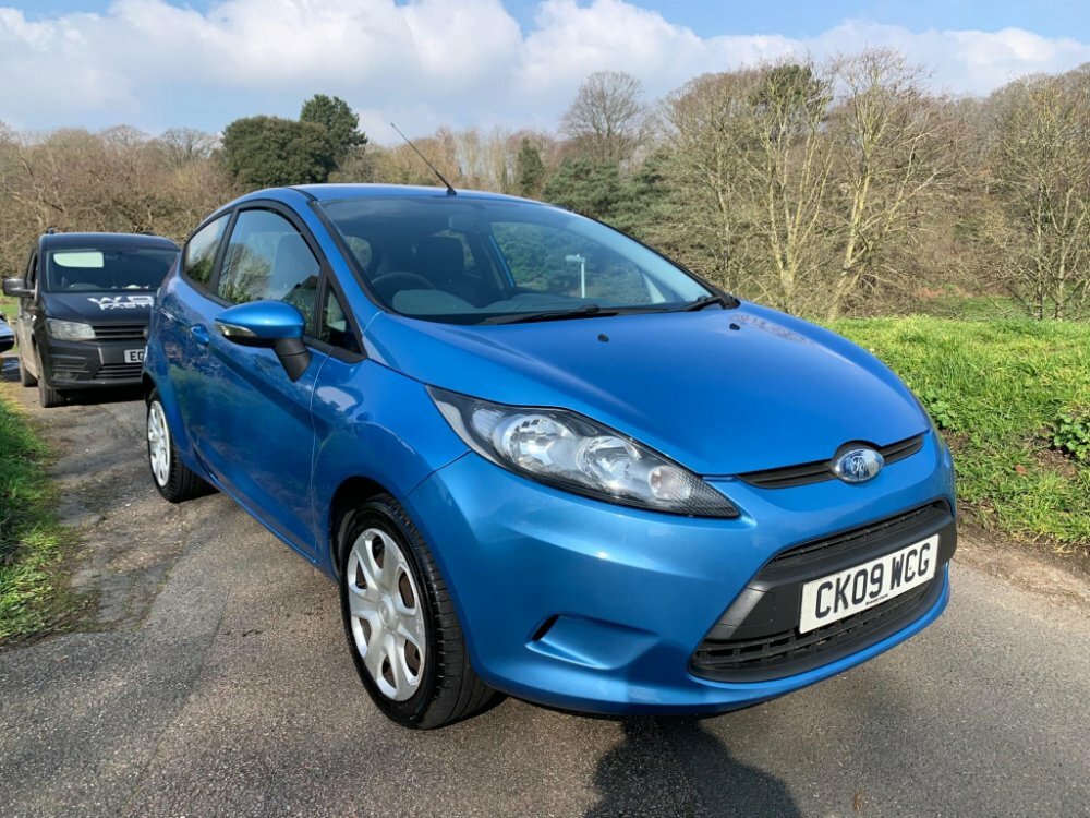 Compare Ford Fiesta 1.25 Style CK09WCG Blue
