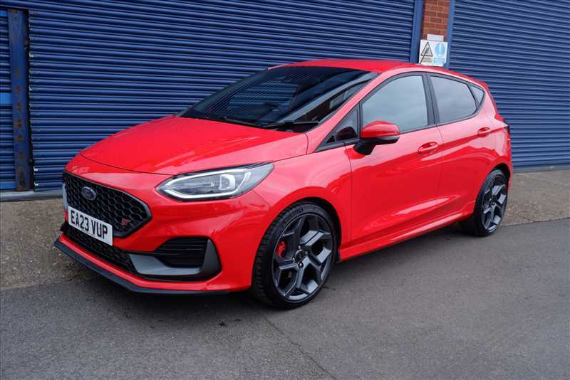 Compare Ford Fiesta St-3 EA23VUP Red