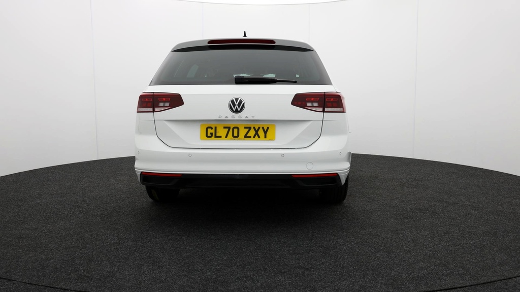 Compare Volkswagen Passat Sel GL70ZXY White