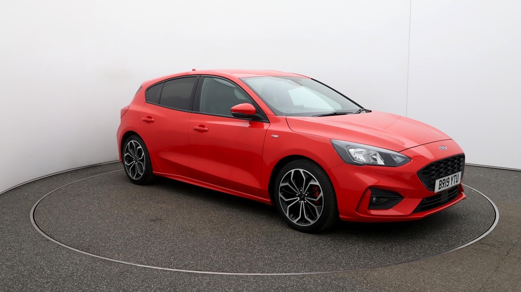 Compare Ford Focus St-line X BR19YTU Red