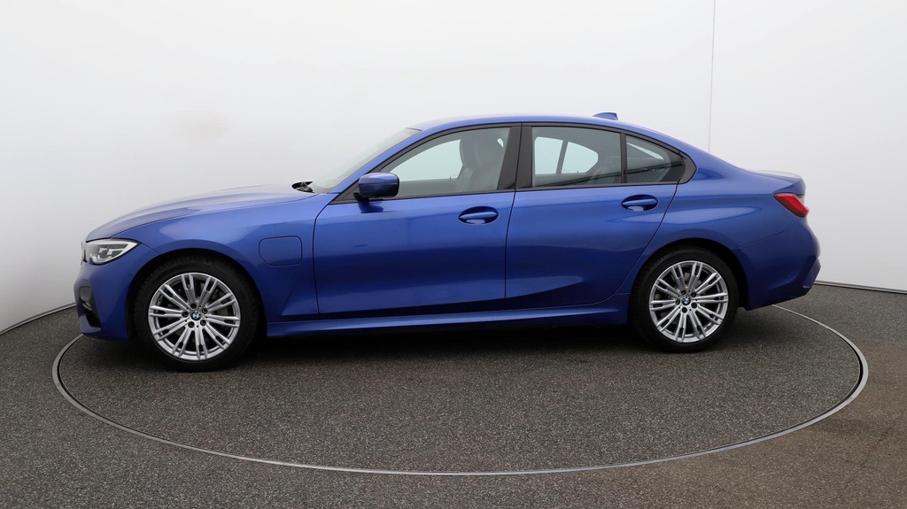 Compare BMW 3 Series M Sport AK70UUX Blue